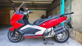 Gilera GP 800 2009-thumb-1