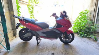 Gilera GP 800 2009-thumb-2