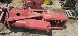 Μηχανήματα Θραύσεως Μπετού NPK 2010 Crusher