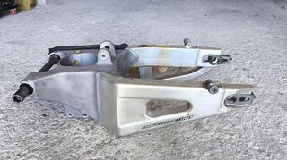 Ψαλίδι πίσω HONDA CBR600RR 2003 - 2004 (52200-MEE-700)