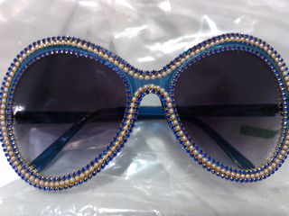 Μπλε γυαλιά ηλίου  με μπλε πέτρες, μαργαριτάρια.