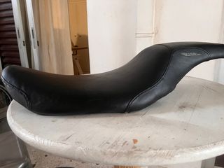 Harley Davidson dyna BADLANDER Seat 1996-03