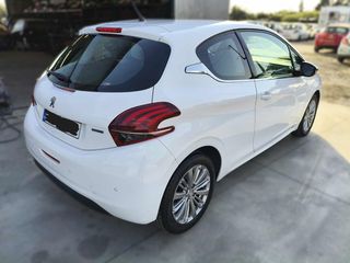 Peugeot 208 2016-thumb-1