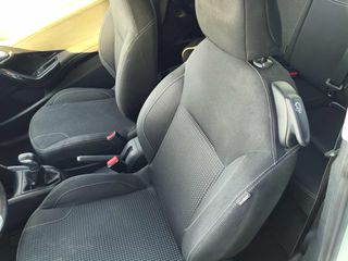 Peugeot 208 2016-thumb-5
