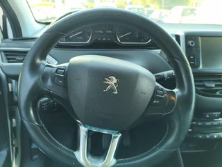 Peugeot 208 2016-thumb-9