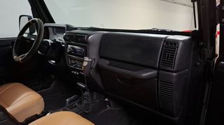 Jeep Wrangler 1996 4.0 L AUTO-thumb-14