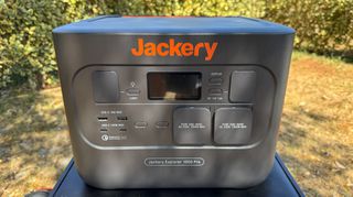 Jackery 1000 Pro PLUS 4 x 80W SolarSaga Solar Panels PLUS Carry Bag