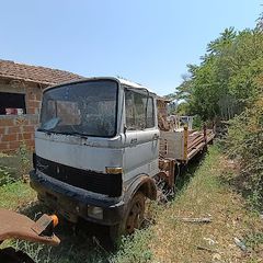 Cranes - Trucks With Crane Mercedes-Benz 1990 813