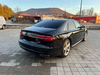 Audi A8 2017-thumb-4