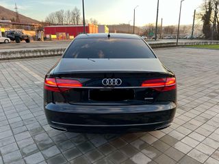 Audi A8 2017-thumb-5