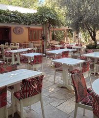 Τραπέζια μοναστηριακά