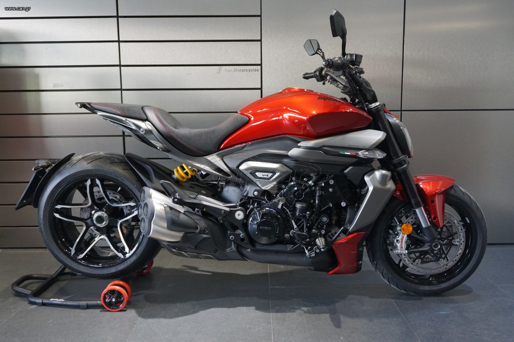 Ducati X DIAVEL 2026 V4 BURNING RED