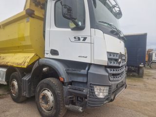 Ανατροπή Mercedes-Benz 2014 axor 4142-thumb-1