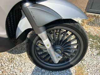 Piaggio Beverly 300i 2018-thumb-8