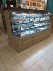 Βιτρίνα συντήρησης ζαχαροπλαστείου