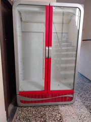 Επαγγελματικό ψυγείο της coca cola