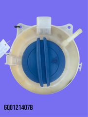 VOLKSWAGEN POLO / SKODA FABIA 2009-2014 ΜΕΤΑΧΕΙΡΙΣΜΕΝΑ ΑΝΤΑΛΛΑΚΤΙΚΑ ( δοχείο παγούρι παραφλού ψυγείου με κωδικό 6Q0121407B )