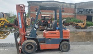 Toyota 2001 ΜΕ ΠΙΝΑΚΊΔΕΣ 2 TONO ΜΕ ΜΕΤΑΤΌΠΙΣΗ