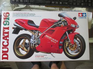 DUCATI 916