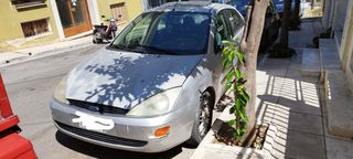 Ford Focus 2000 SEDAN