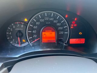 Nissan Micra 2011-thumb-12