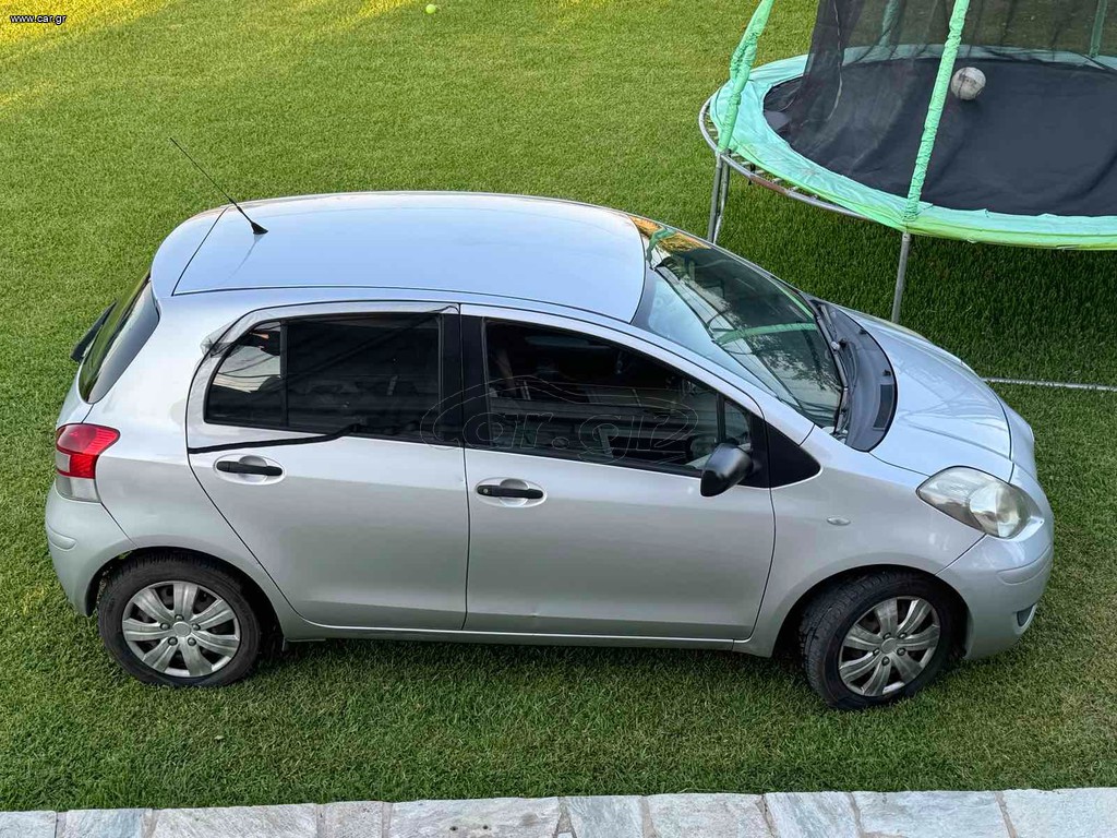 Toyota Yaris 2011 1.0