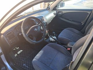 Toyota Avensis 2001 VVTI 16V 1600CC