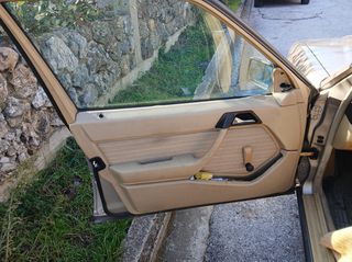 Mercedes-Benz E 250 1988-thumb-6