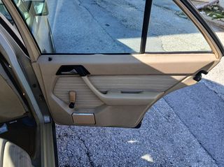 Mercedes-Benz E 250 1988-thumb-8