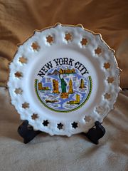 Διακοσμητικο πιατο New York City 21cm διάμετρος, με ξύλινη βάση