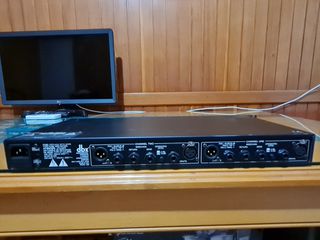 Dbx 1066 Dual-Channel Compressor / Limiter / Gate-thumb-3