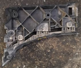 ΠΕΤΡΟΠΟΥΛΟΣ ΕΜΠΡΟΣ ΑΡΙΣΤΕΡΗ ΠΛΑΣΤΙΚΗ ΒΑΣΗ ΠΡΟΦΥΛΑΚΤΗΡΑ AUDI A4 1999-2001  8D0807283AA