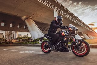Suzuki 2025 GSX-8TT-thumb-2