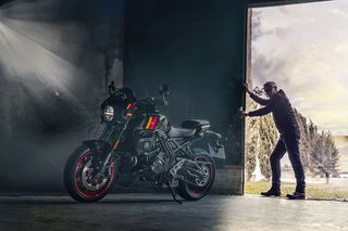 Suzuki 2025 GSX-8TT-thumb-3