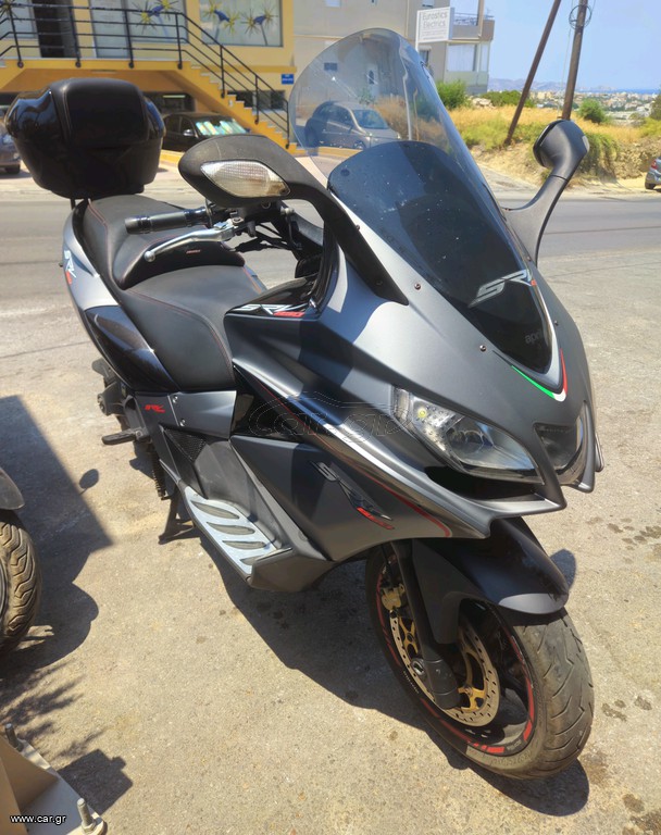 Aprilia SRV 850 2015 full