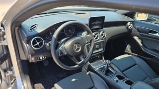 Mercedes-Benz A 180 2018 URBAN-thumb-11