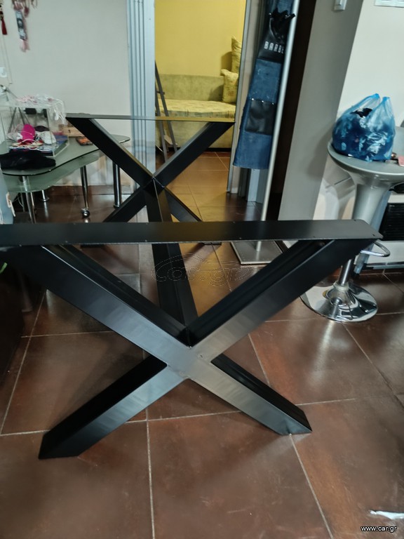 Σιδερένια βάση τραπεζιού