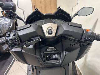 Kymco AK 575 Premium 2026-thumb-12