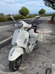 Piaggio Vespa GTS 300 2023 GTS 300 SUPER