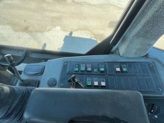 Φορτωτής Με Λάστιχα Liebherr 2010 L 508-thumb-8
