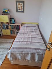 Μονόκλινο κρεβατι με στρώμα σετ ραφια και γραφειο