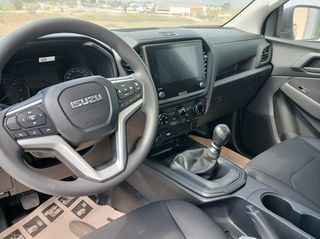 Isuzu D-Max 2025 SINGLE CAB-thumb-1