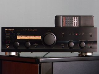 HI-FI T/X ΕΝΙΣΧΥΤΗΣ PIONEER A 607R-2x120w/4Ω/2x75w/8Ω/-6ΕΠΙΧΡ.LINE(1PHONO)-2SPEAKERS-BASS/TREBLE/DIRECT)-JAPAN.