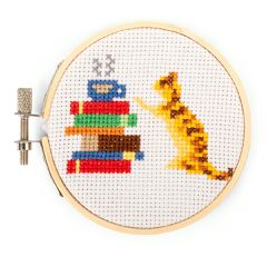 Kikkerland - Cat Mini Cross Stitch Embroidery - (GG269) / Toys