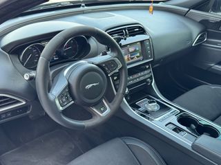 Jaguar XE 2015 R-DYNAMIC-thumb-7