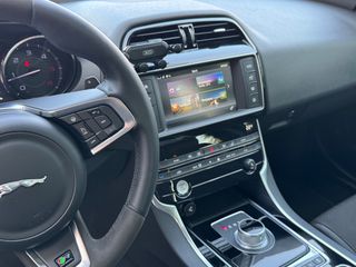 Jaguar XE 2015 R-DYNAMIC-thumb-9