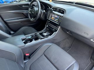 Jaguar XE 2015 R-DYNAMIC-thumb-11