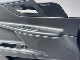 Jaguar XE 2015 R-DYNAMIC-thumb-15