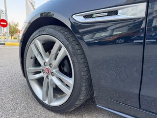 Jaguar XE 2015 R-DYNAMIC-thumb-16