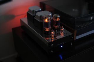 Σετ προενισχυτης/ ολοκληρωμενος AVM EVOLUTION A2 και τελικοι TSAKIRIDIS ARTEMIS